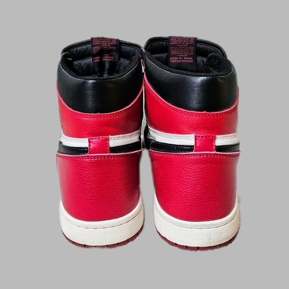 Air Jordan 1 Retro High OG 'Bred Toe' - Picture 3 of 5